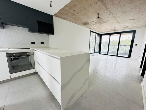 Departamento En Barrio Parque Leloir