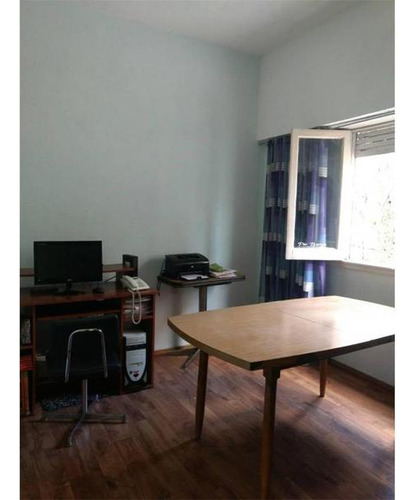 Chalet 5 Amplios Ambientes Con Extenso Parque