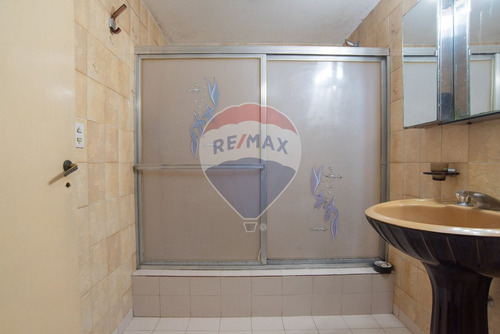 Venta Casa 4 Amb. En Palomar Av. Rosales 2100