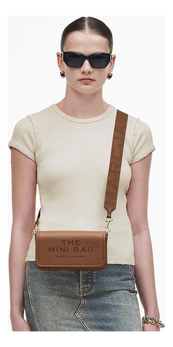 Bolsa Marc Jacobs The Leathermini Bag Acabado De Los Herrajes Oro Color Camel Correa De Hombro Camel Diseño De La Tela Lisa