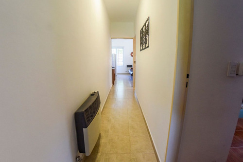 Venta ! Casa Con Pileta En Barrio Las Acequias