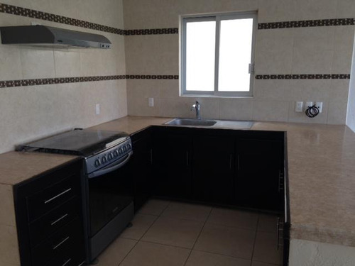 Imagen 3 de 17 de Lomas Del Sol, Casa En Renta De 3 Recámaras, Estancia De Tv Y Jardín