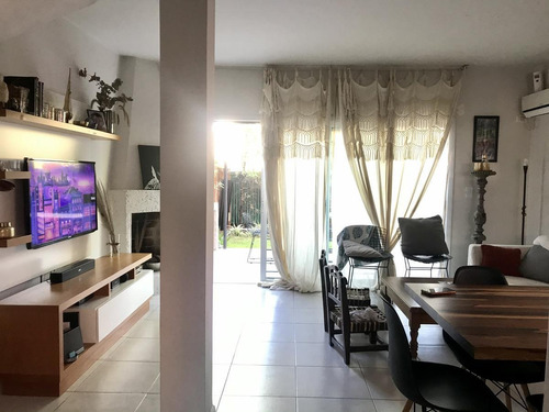 Imagen 3 de 17 de Muy Buena Casa En Barrio Cerrado La Esquina, Lomas De San Isidro, 3 Dormitorios, Pileta, Seguridad