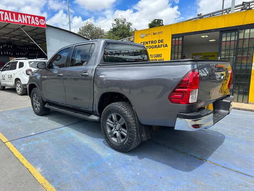 Toyota Hilux 4x4 2400cc Mt Aa