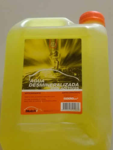 Agua Desmineralizada De 5 Litros C/ Aditivos Color Amarillo