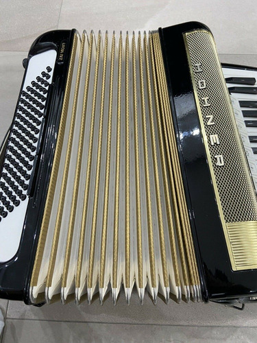 Acordeón Alemán Hohner Lucia Iv P 96 Bajos