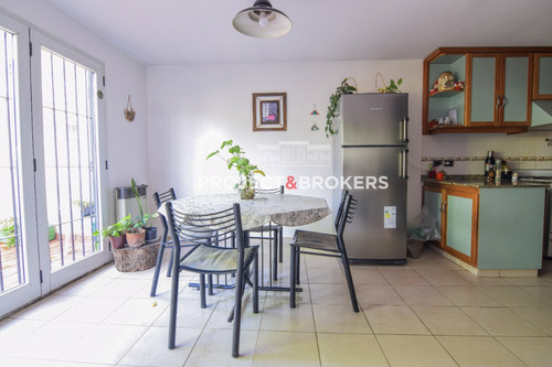 Hermosa Casa En Venta En Castelar Norte