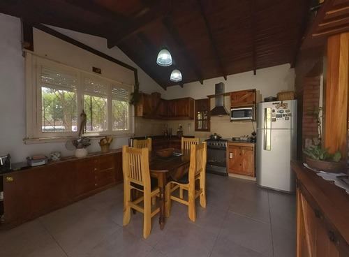 Casa De 4 Ambientes + Departamento Venta Ituzaingo