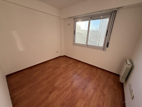 Departamento De 3 Ambientes - Castelar Centro