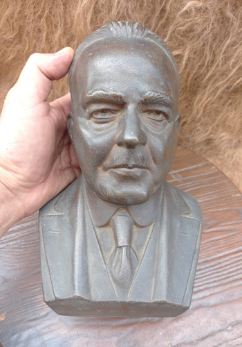 Antiguo Busto Del Ex-presidente Hipolito Yrigoyen En Bronce