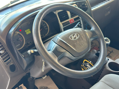 Hyundai HR 2.5 LONGO SEM CAÇAMBA 4X2 16V 130CV TURBO INTERCOOLER DIESEL 2P MANUAL