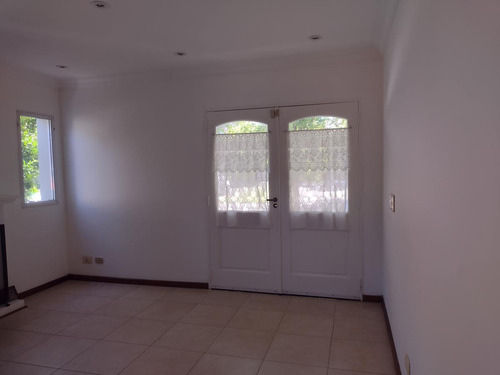 Imagen 15 de 30 de Excelente Casa A La Venta De 4 Ambientes. Barrio Los Sauces. Pilar