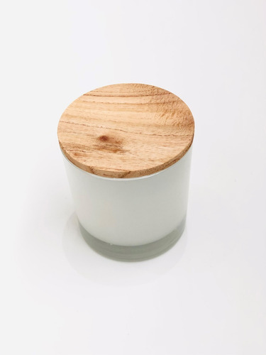 Imagen 4 de 5 de Vela En Vaso Pintado De Blanco Tapa De Madera Paraíso Mos