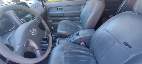 Nissan NP300 2.5 Cabina Doble 133cv 4x2