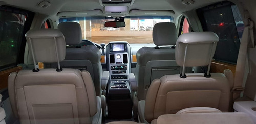Chrysler Town & Country 3.8 Limited V6 12v Gasolina 4p