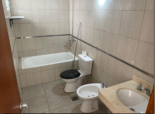Imagen 9 de 18 de Ph 2 Dormitorios En Venta Berisso, Garaje Y Patio