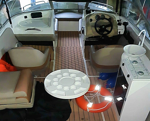Lancha Bayliner 250 Com Motor Diesel 250hp Com Plataforma 25