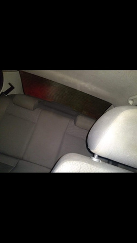 Volkswagen Voyage 2011 1.0 Vht Trend Total Flex 4p