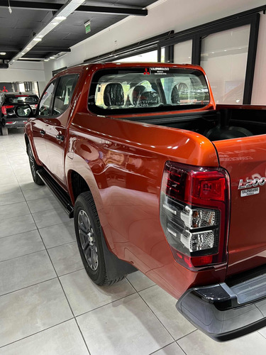 Imagen 7 de 17 de Mitsubishi L200 2023 2.4 Di-d High Power 181cv Cuero