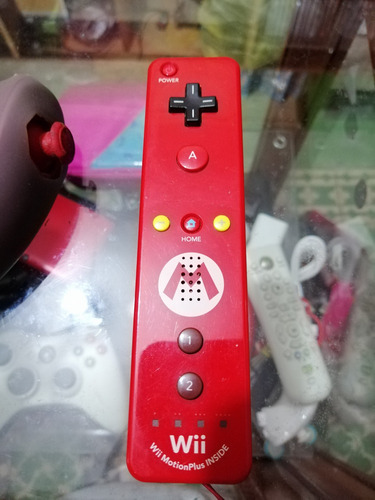 Control Wii Remote Plus Edición Mario (Reacondicionado)