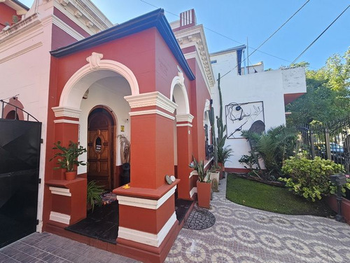 Casa Colonial Modernizada - Excelente Ubicacion Y Estado