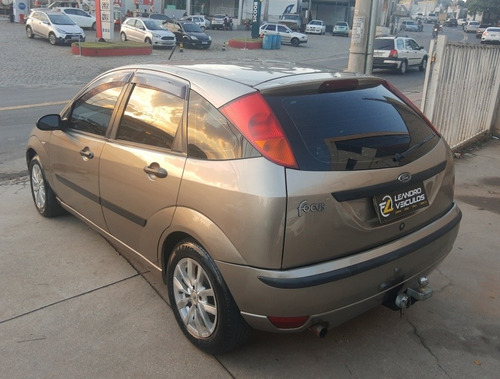 Imagem 3 de 15 de Ford Focus 1.6 Gl 5p 2005