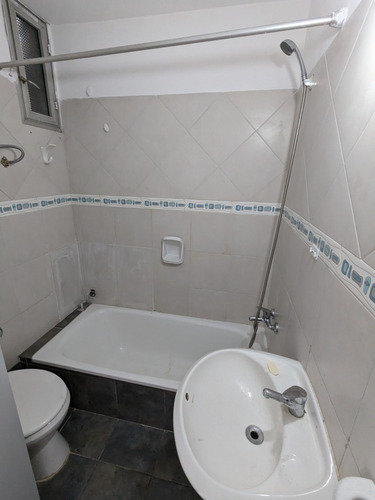 Imagen 9 de 16 de Departamento De 2 Dormitorios Reciclado Y Muy Bien Ubicado!!! A Metros De Rambla Y Shopping En Buceo