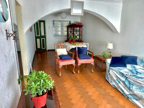 Casa En Venta De 3 Dorm. En La Cisterna