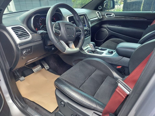 Imagen 14 de 15 de Jeep Cherokee Srt8 2018 Plata, 27,000 Km, Flamante