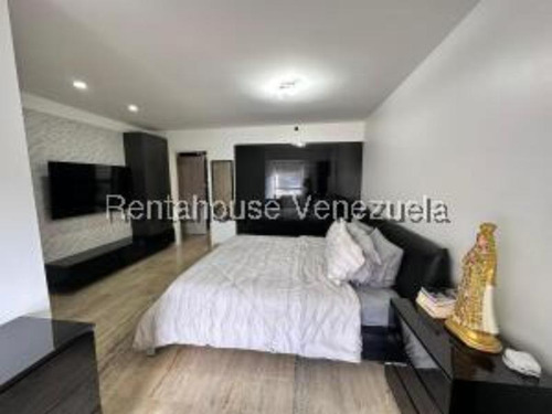 #25-18975 Excelente Apartamento En Lomas Del Sol