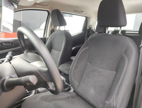 Nissan NP300 2.5 SE Paq Seguridad Mt
