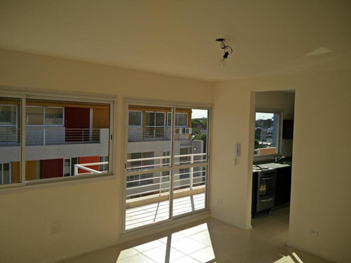 Imagen 2 de 10 de Hermoso Depto En El Centro De Escobar!!!