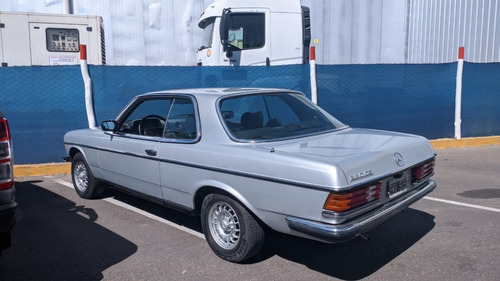 Imagen 14 de 17 de Mercedes Benz 1980 Coupé 230ce