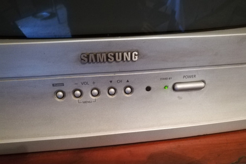Imagen 4 de 10 de Televisor Convencional O Culón De 21 Pulgadas Marca Samsung