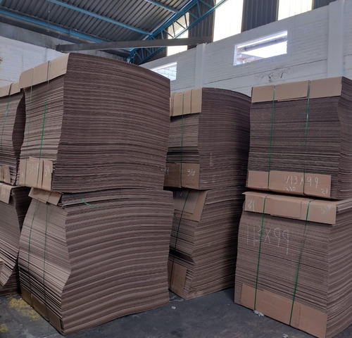 Imagen 1 de 10 de Lamina De Carton Corrugado