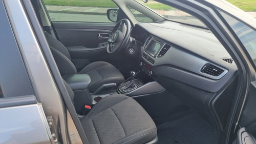 Imagen 15 de 20 de Kia Carens 2018 2.0 Ex 6abg 7pas At