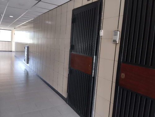 Venta Oficina En C.c. Dinastía Av. Valencia Naguanagua. / Rai/blk2