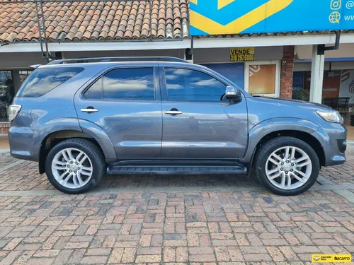 Toyota Fortuner 2.7cc At Aa 4x2 7 Pasajeros