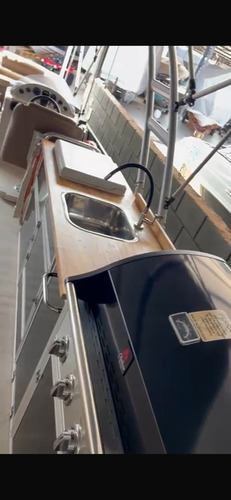 Pontoon Catamarã Vcat 900 2022 + Motor 200hp Mercury