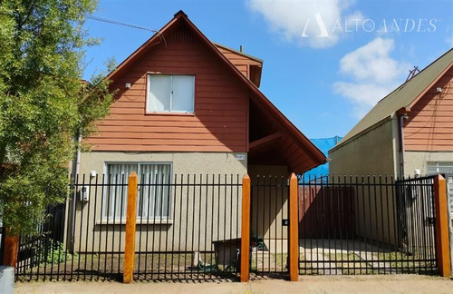 Casa En Arriendo De 2d 2b Villa De Los Naranjos - Temuco 