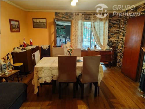 Casa En Venta De 6 Dorm. En La Granja