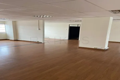 Oficina En Arriendo/venta En Quinta Camacho. Cod A7039