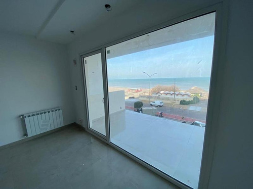 Semipiso De 3 Dorm - Frente Al Mar - Costanera Este