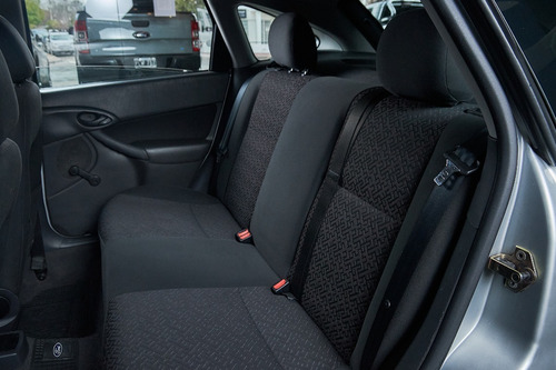 Imagen 17 de 17 de Ford Focus 1.6 Ambiente Mp3
