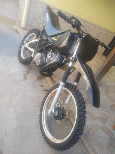 Imagem 1 de 1 de Yamaha Dt 180