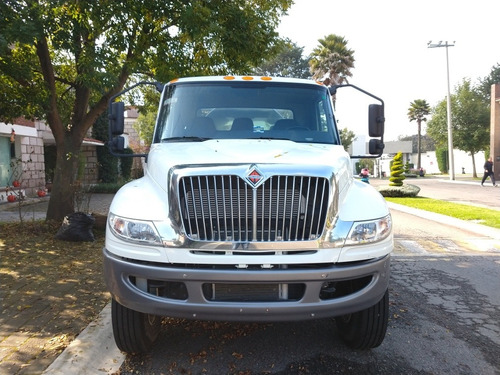 Imagen 3 de 10 de Camion Pipa International 2021