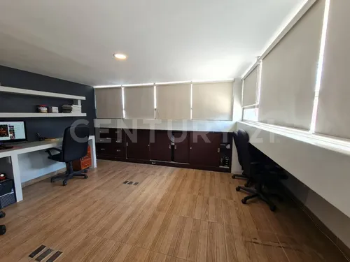 Casa En Venta Acondicionada Para Uso De Oficina En Mayorazgo