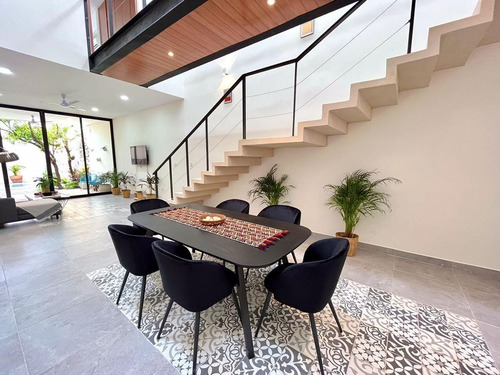 Centro A 2 Cuadras Del Paseo Montejo Hermosa Casa Amueblada (avc-2052)