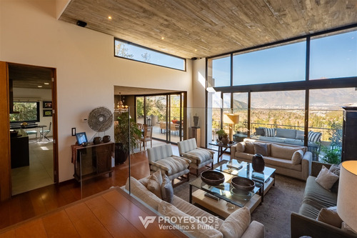Casa En Venta De 8 Dorm. En Lo Barnechea