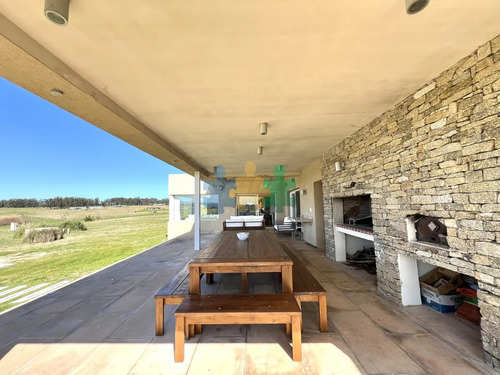 Casa En Venta En Laguna De Los Cisnes - Ref : Eqp7099